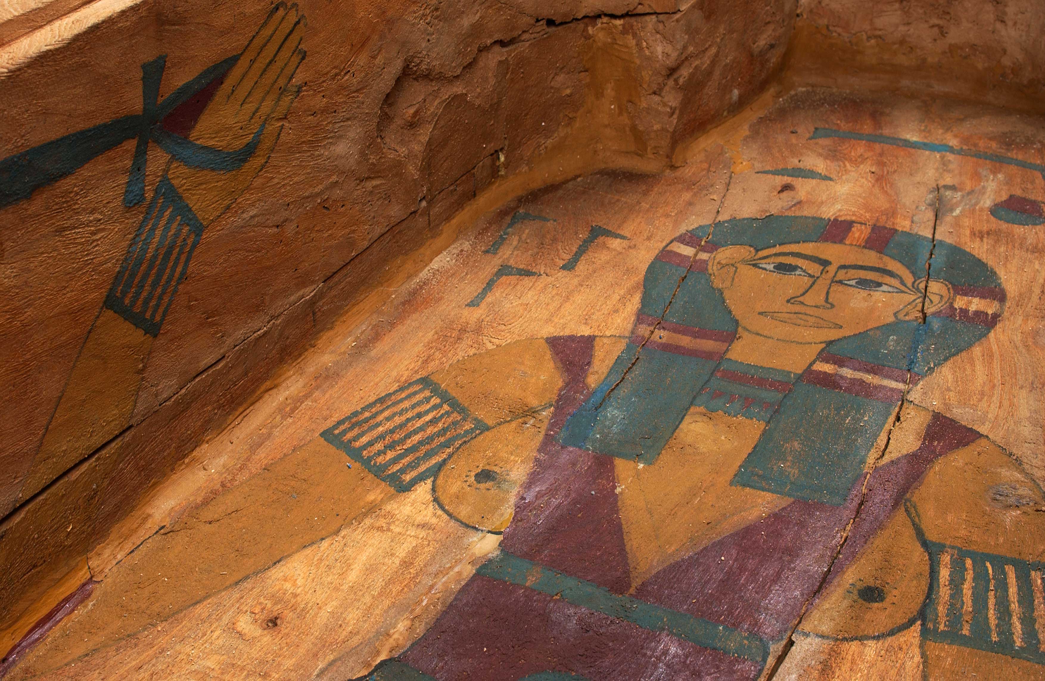 Interior detail of Tenkhaykhetes coffin sides
