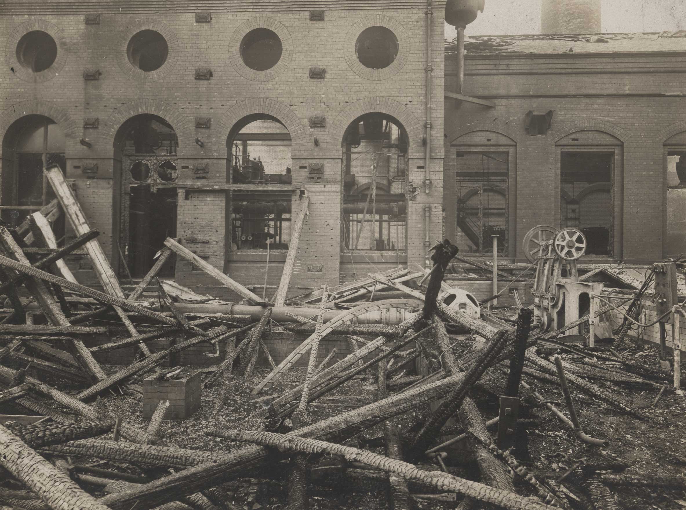 Zeppelin raid damage at Ormrod and Hardcastles Mill