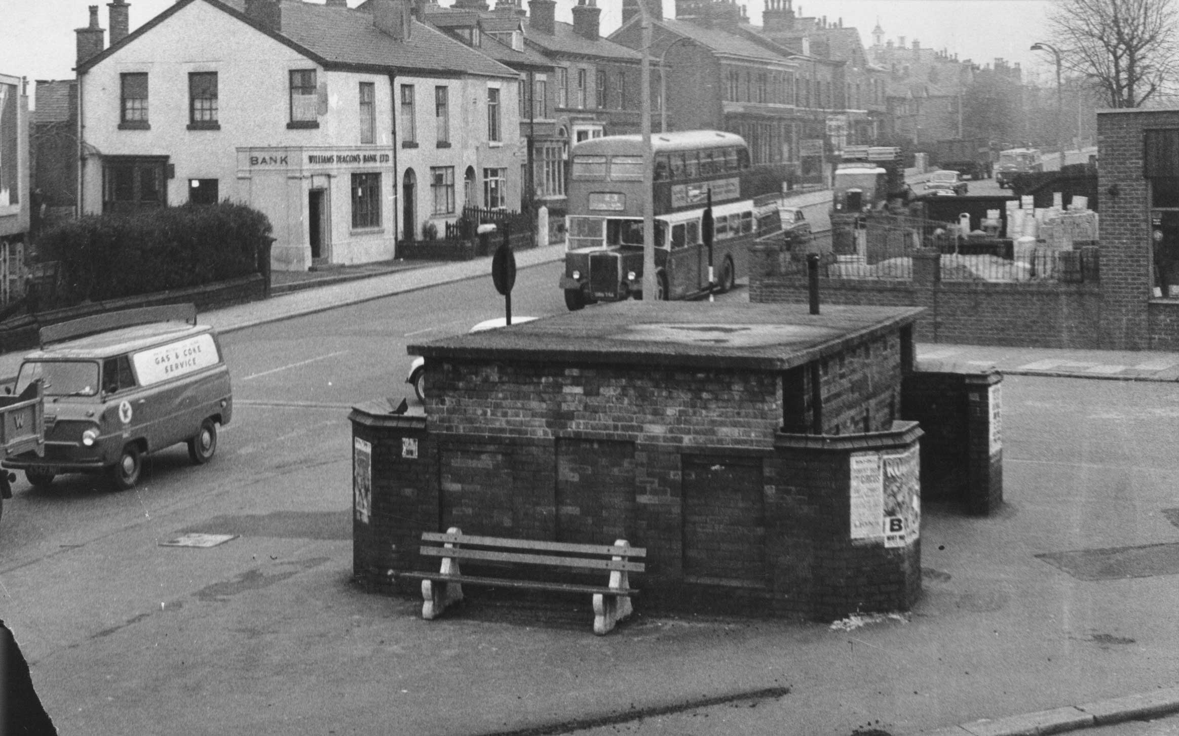 Moses Gate - Station Square 3